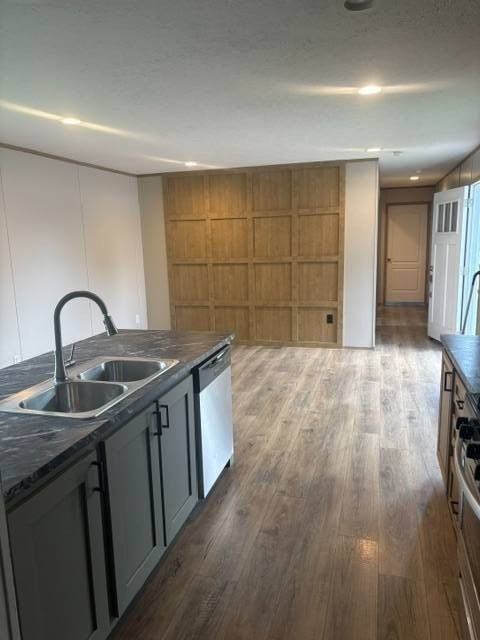 13B Rena Dr - Photo 4 of 9