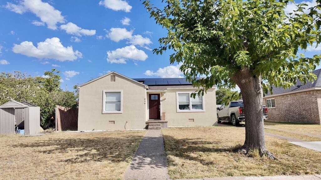 916 Patton Dr - Photo 2 of 18