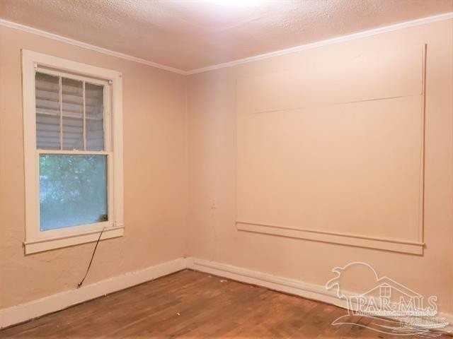 537 Amber St - Photo 3 of 4