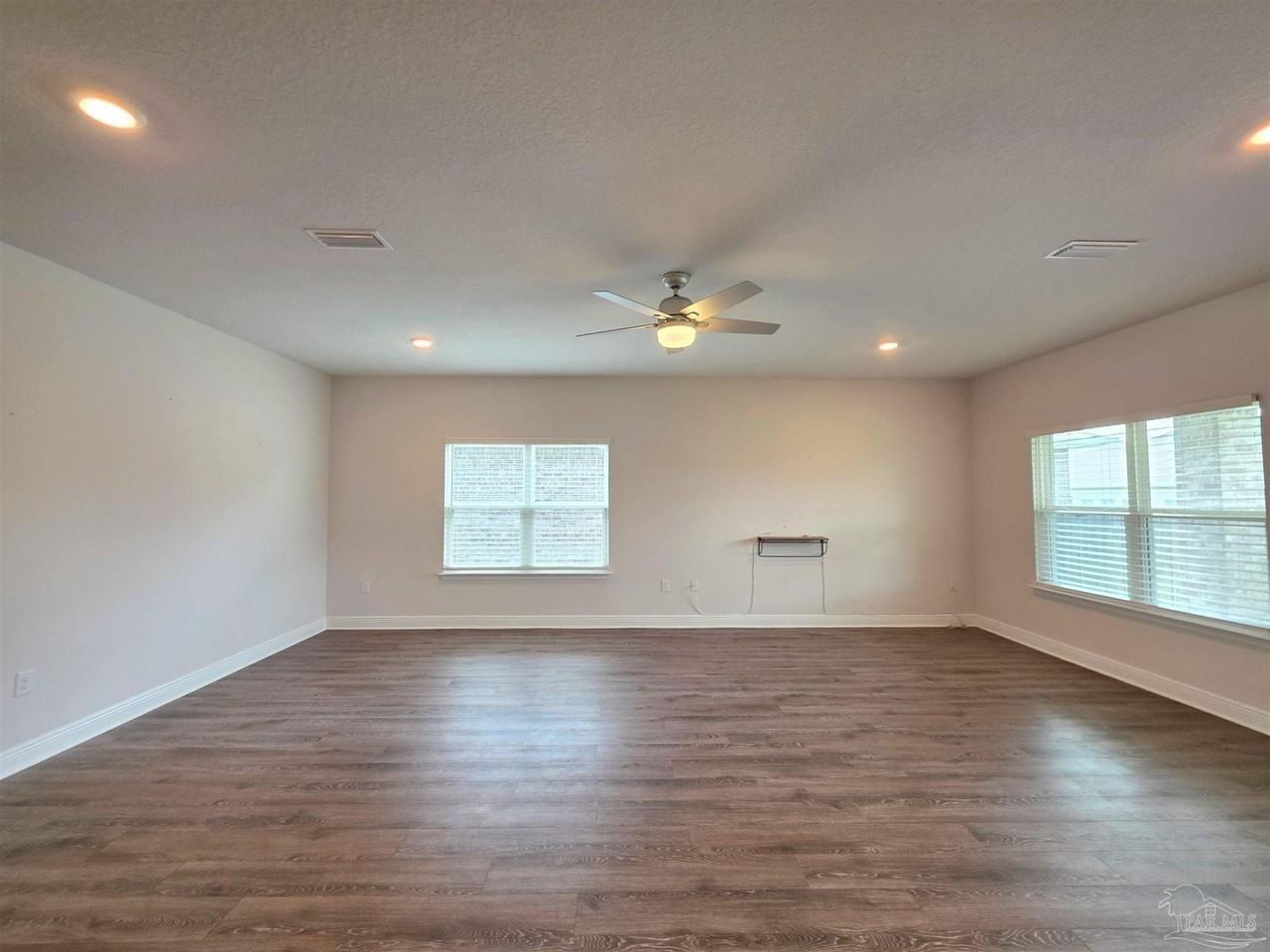 7757 Burnside Loop - Photo 7 of 47