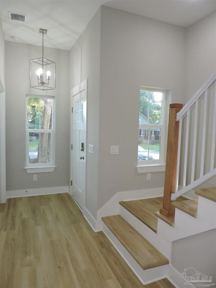 706 N F St #A - Photo 2 of 29