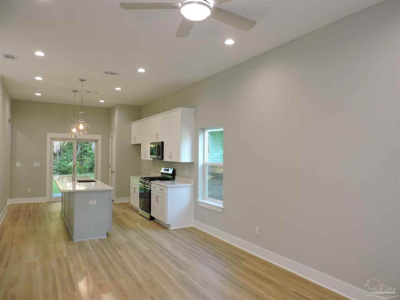 706 N F St #A - Photo 3 of 29