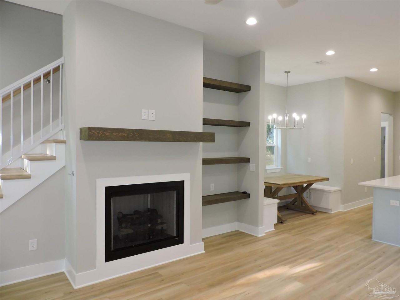 706 N F St #A - Photo 4 of 29