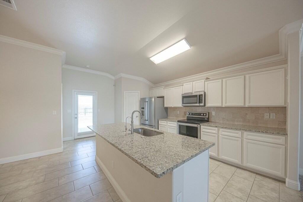 1603 Revolution Dr - Photo 4 of 19