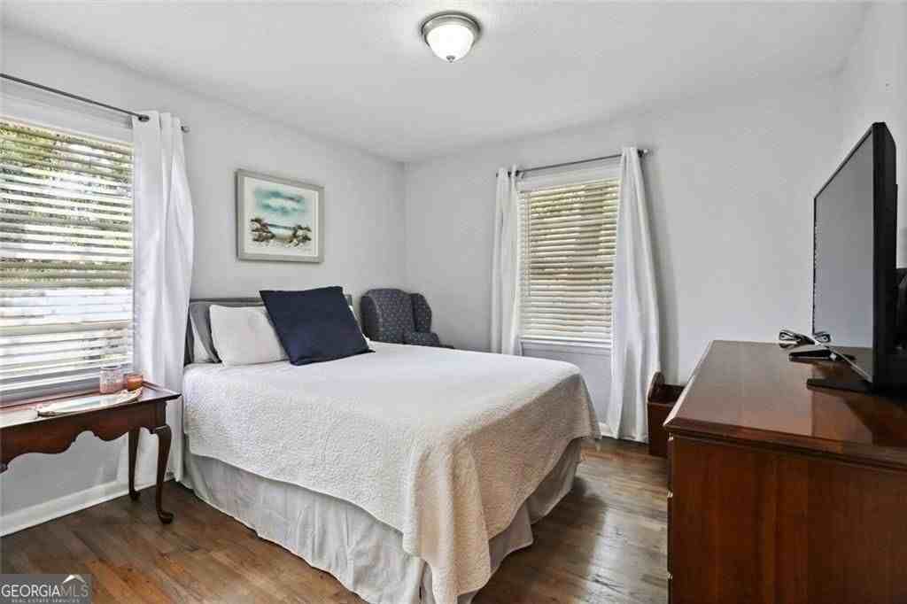 2363 Beverly Ln Sw - Photo 3 of 24