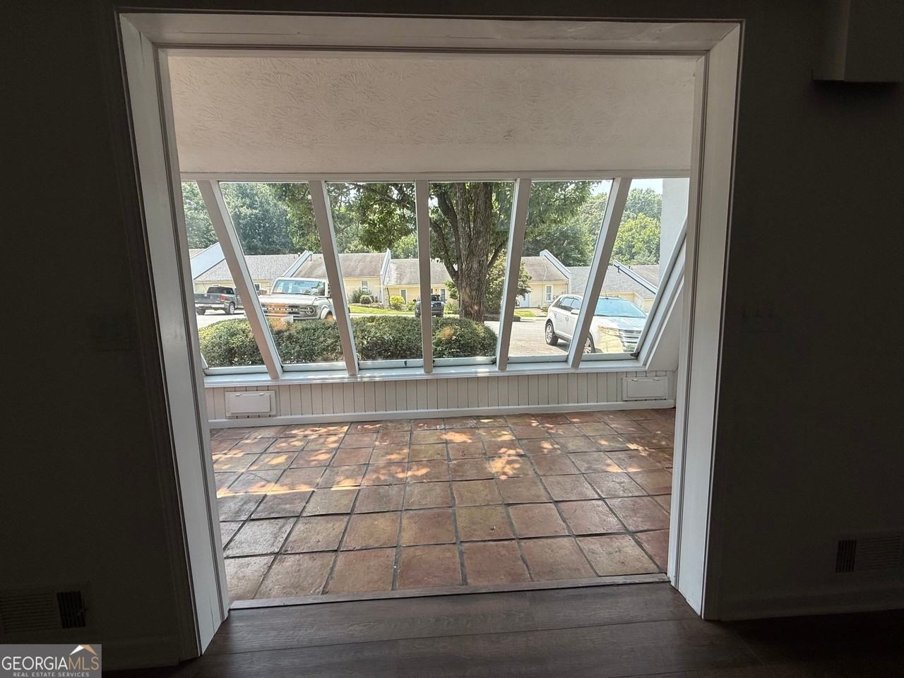 224 Goshen Ln - Photo 3 of 5