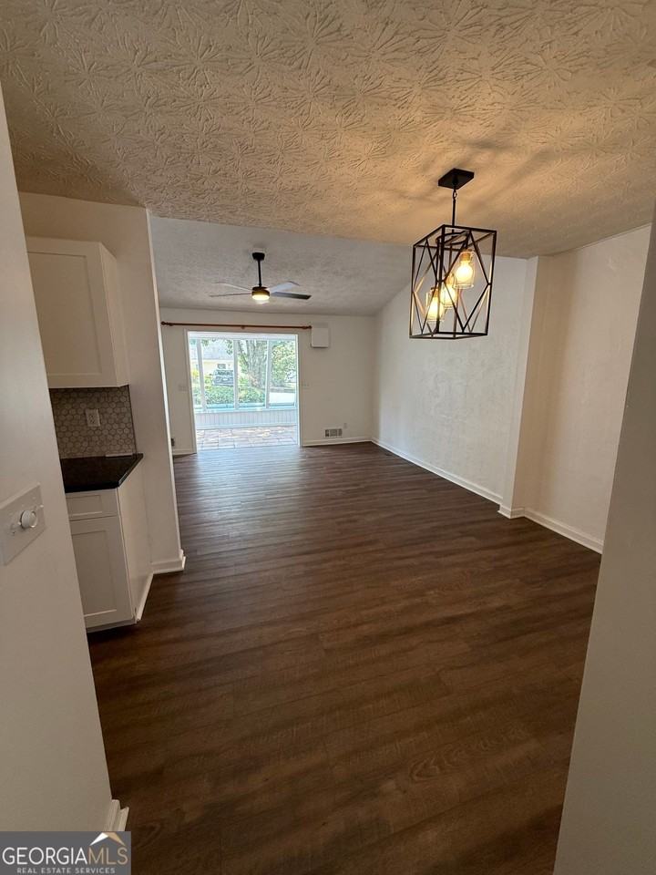 224 Goshen Ln - Photo 4 of 5