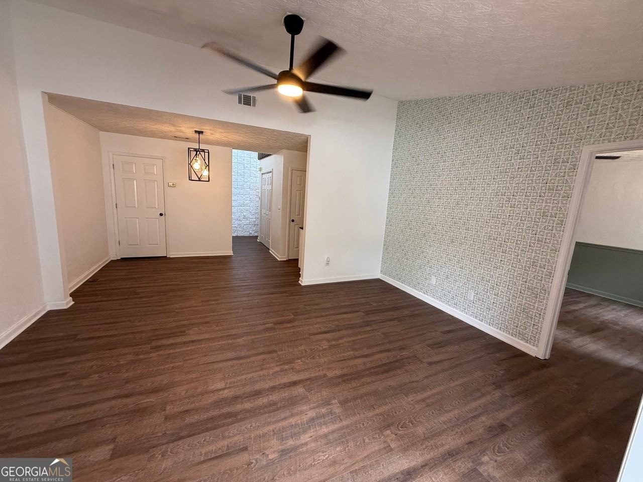 224 Goshen Ln - Photo 5 of 5