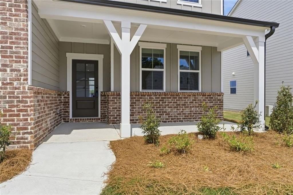 142 Henley St - Photo 3 of 24