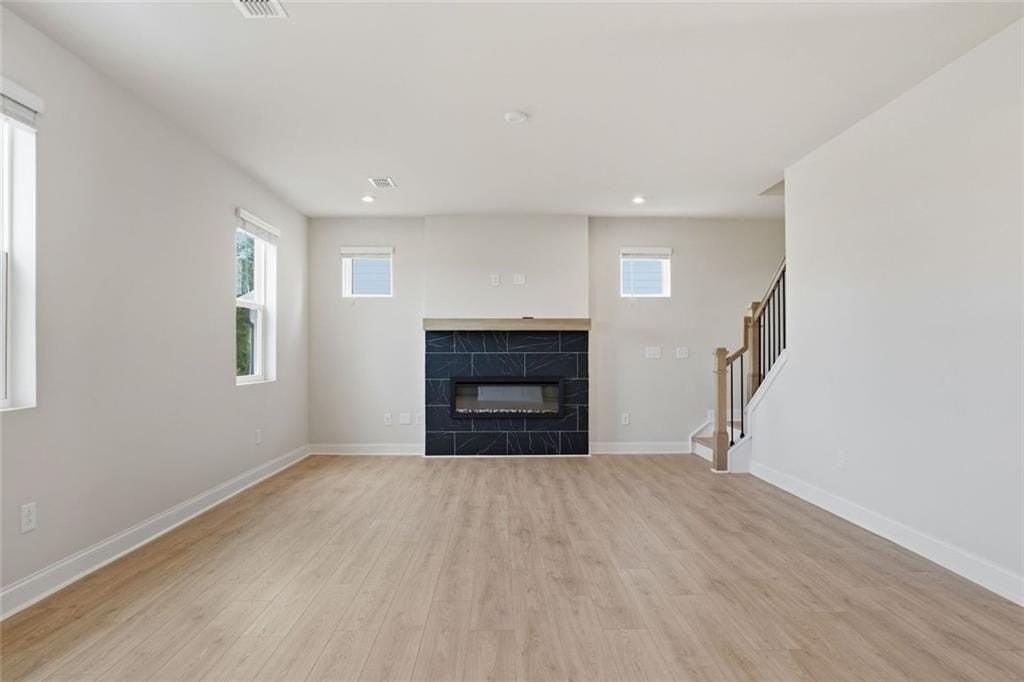 142 Henley St - Photo 6 of 24