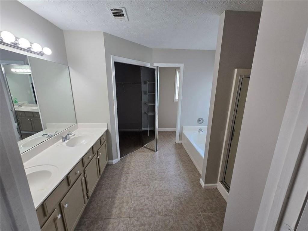 724 Jamie Way Ne - Photo 4 of 15