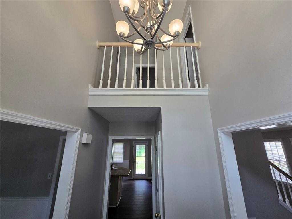 724 Jamie Way Ne - Photo 6 of 15