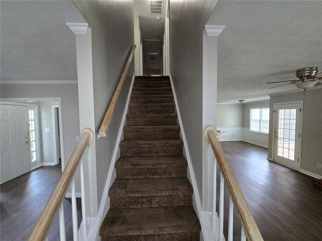 724 Jamie Way Ne - Photo 7 of 15
