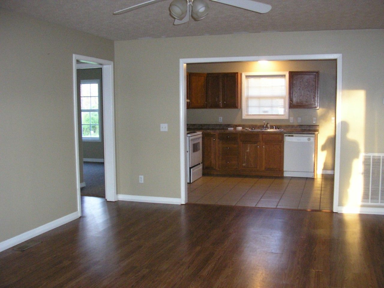 406 Clark St #B - Photo 2 of 12