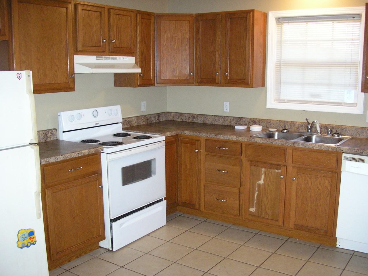 406 Clark St #B - Photo 3 of 12