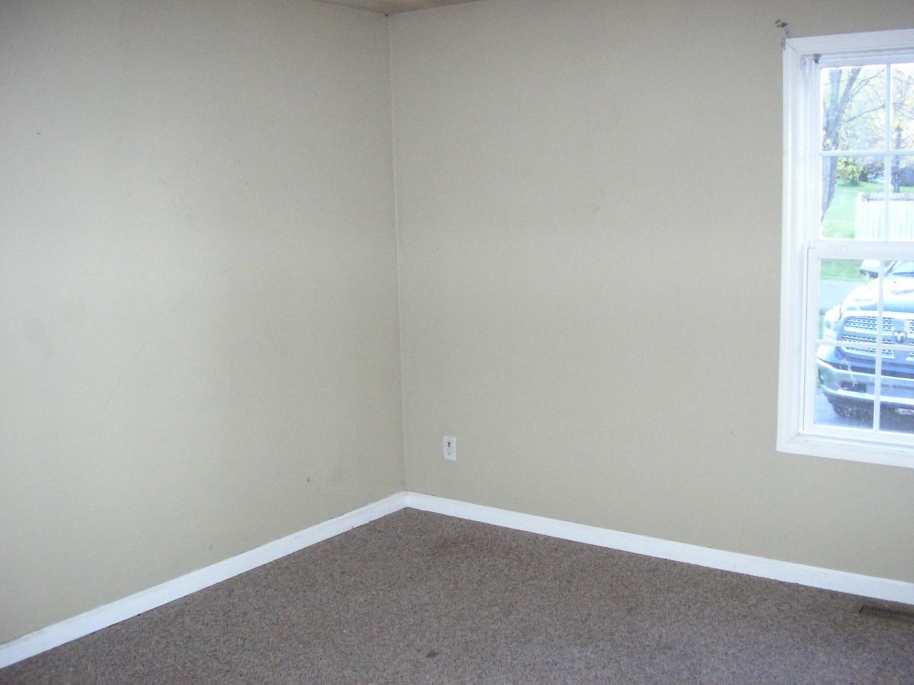 406 Clark St #B - Photo 4 of 12