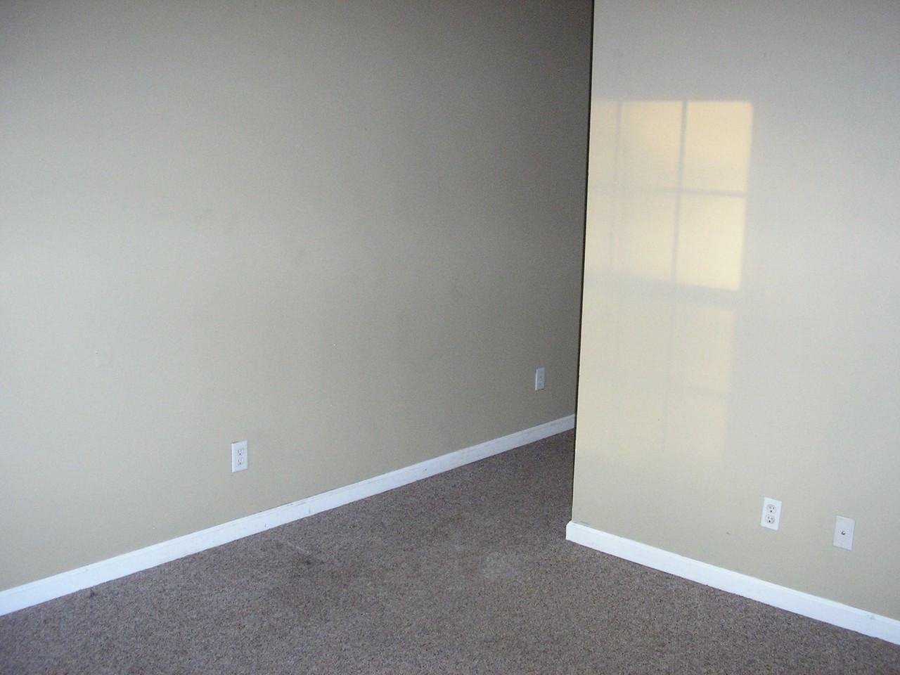 406 Clark St #B - Photo 7 of 12