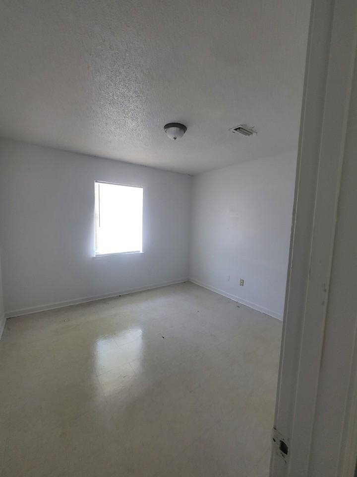 804 Grant St - Photo 3 of 7