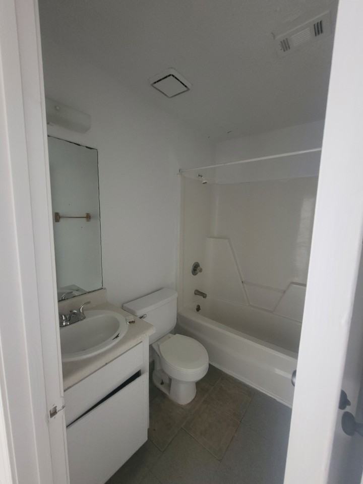 804 Grant St - Photo 5 of 7