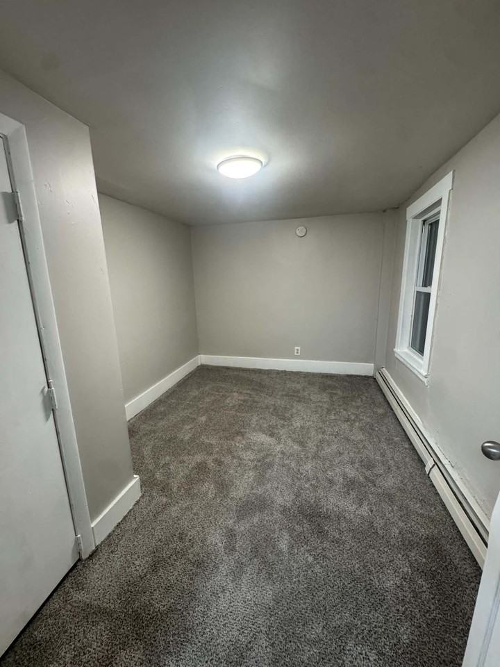 16 Jefferson St #2 - Photo 5 of 9
