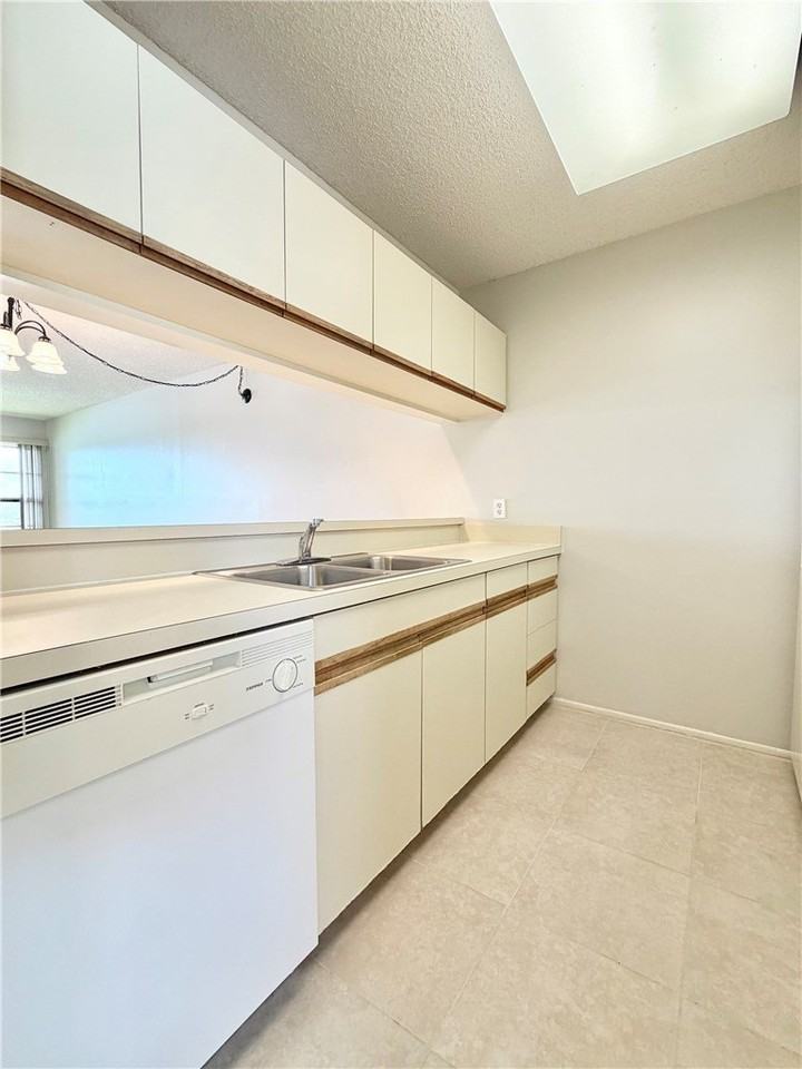 11 Plantation Dr #205 - Photo 4 of 30
