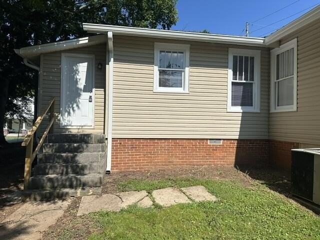 585 Central Ave Nw - Photo 2 of 19