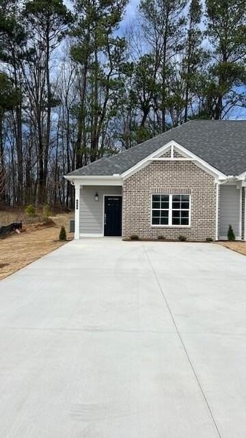 411 Minnis Rd Ne - Photo 2 of 29