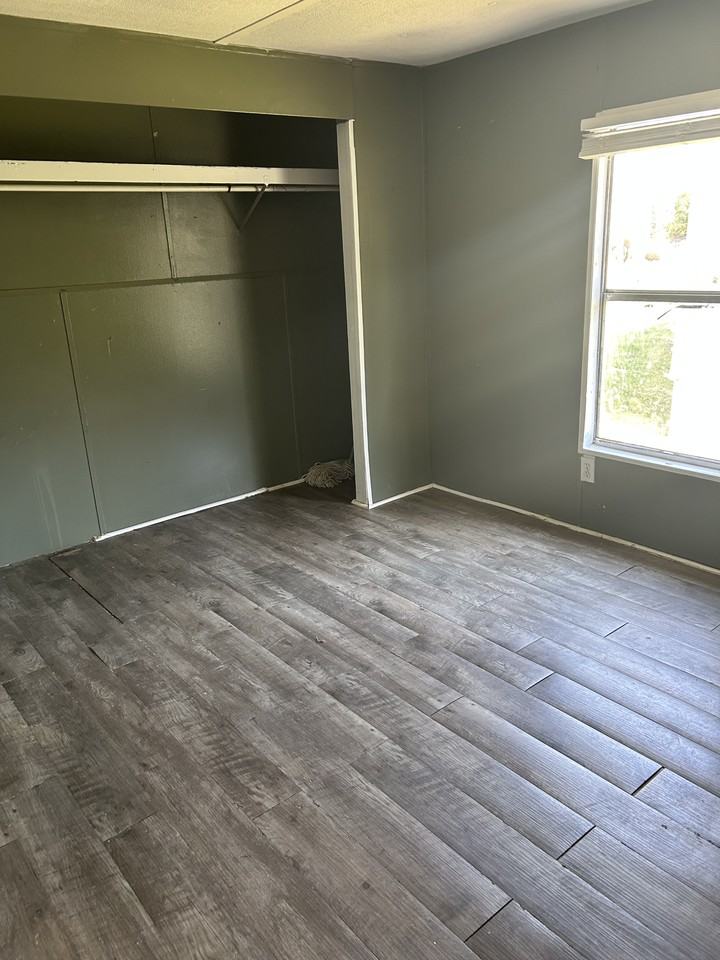 2846 Minnesota Ave - Photo 3 of 7