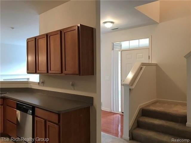 3962 Radcliff Dr - Photo 4 of 11