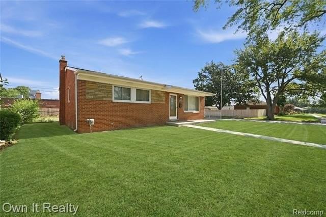 24985 Mabray Ave - Photo 3 of 29