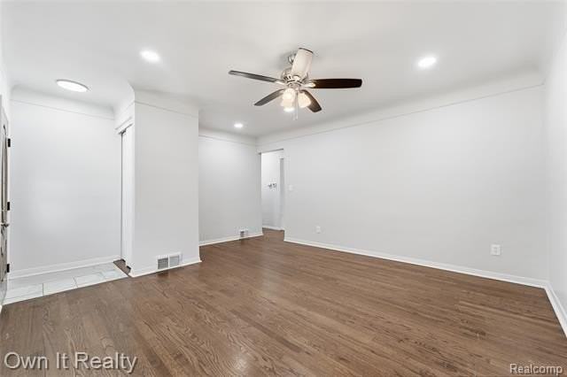 24985 Mabray Ave - Photo 5 of 29