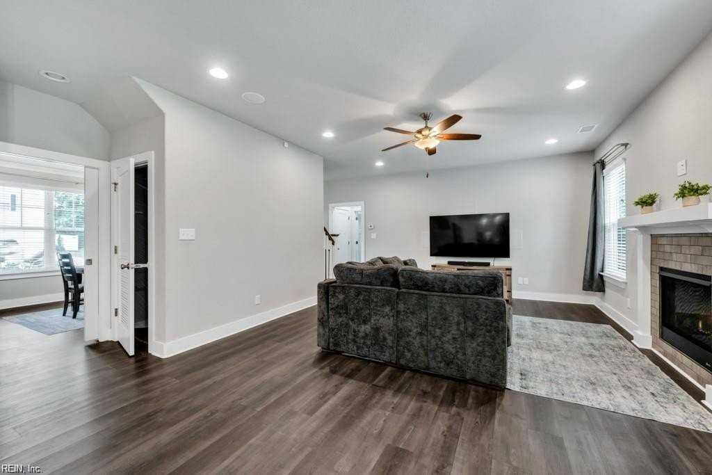219 Dunway Ln - Photo 5 of 18