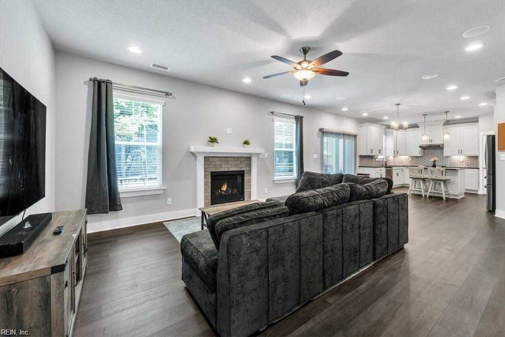219 Dunway Ln - Photo 6 of 18