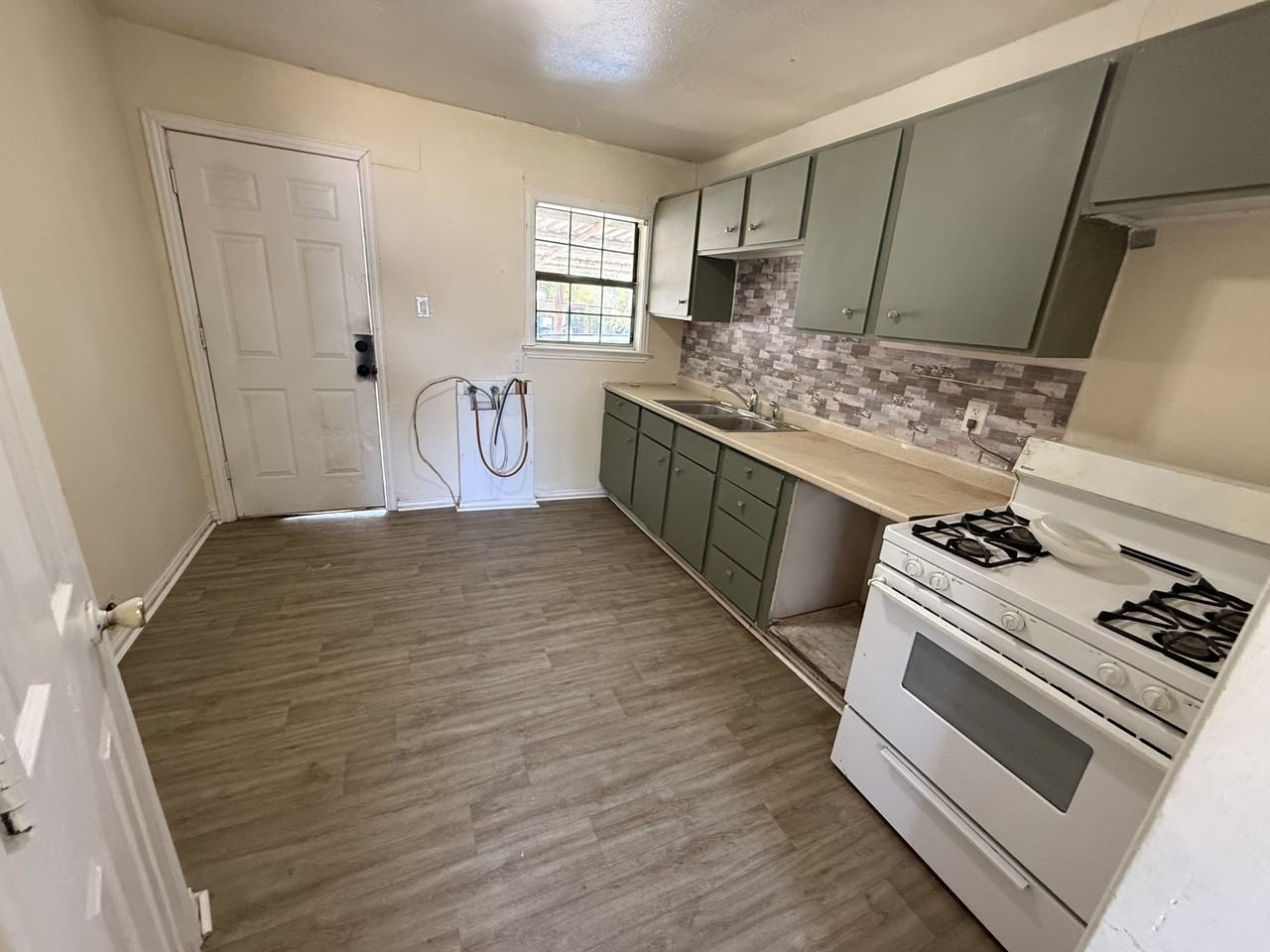2809 Lebanon Rd - Photo 6 of 13