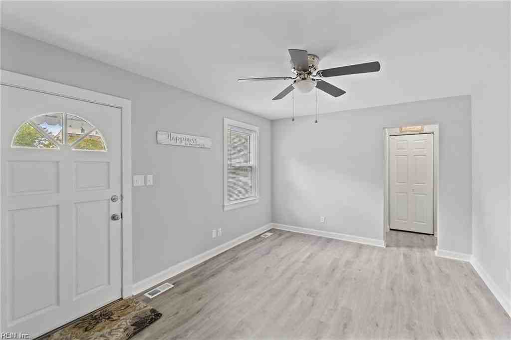 218 Beechwood Ave - Photo 4 of 29