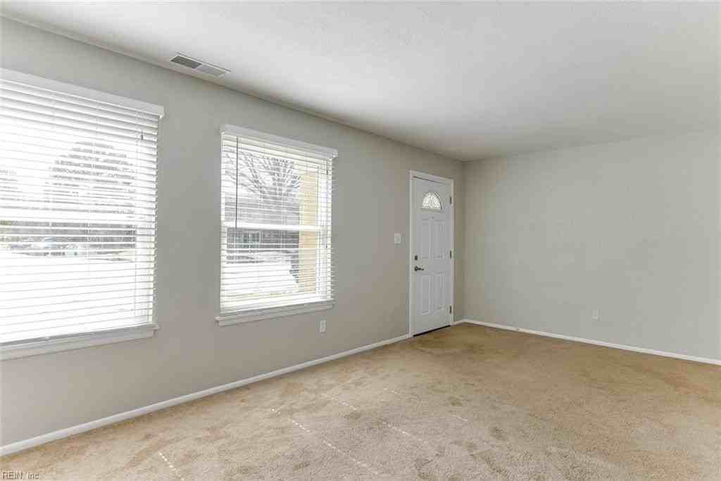 228 N Palmyra Dr - Photo 2 of 25