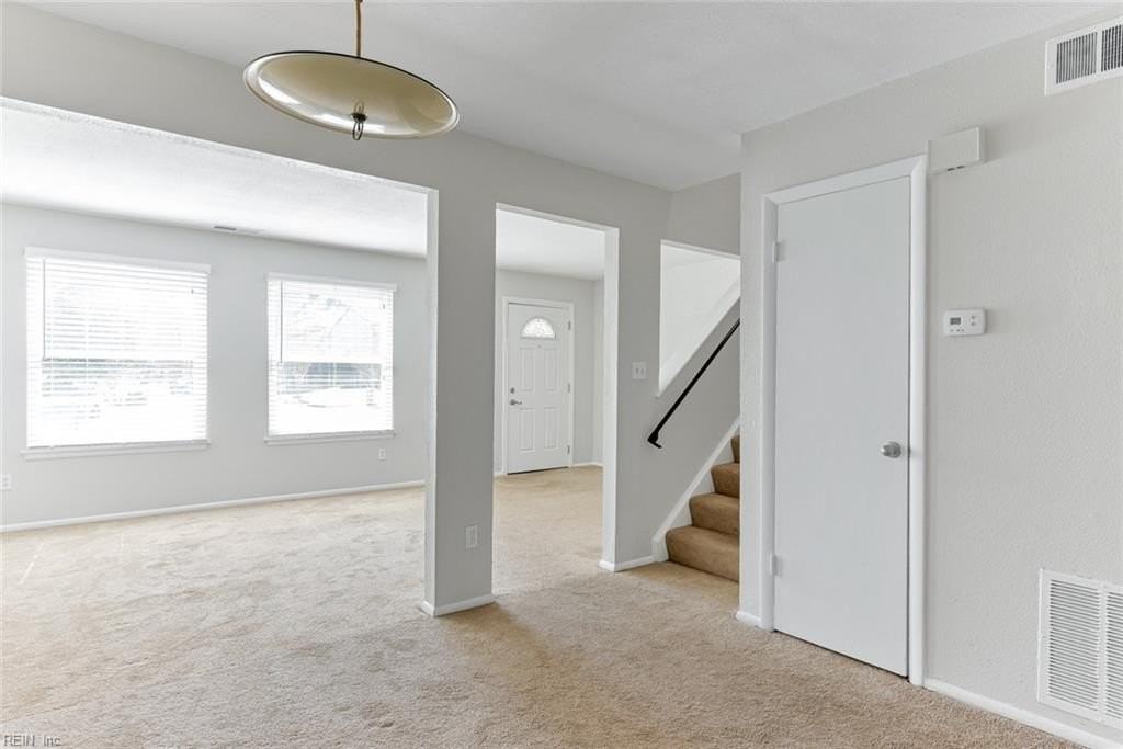 228 N Palmyra Dr - Photo 4 of 25