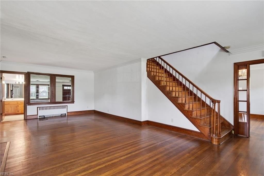 4657 Godwin Blvd - Photo 3 of 27