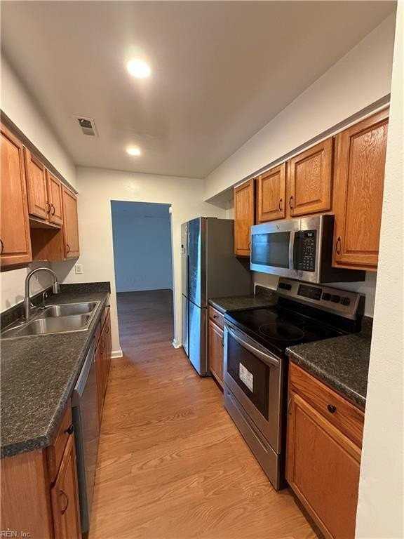 1046 Commonwealth Pl - Photo 3 of 31