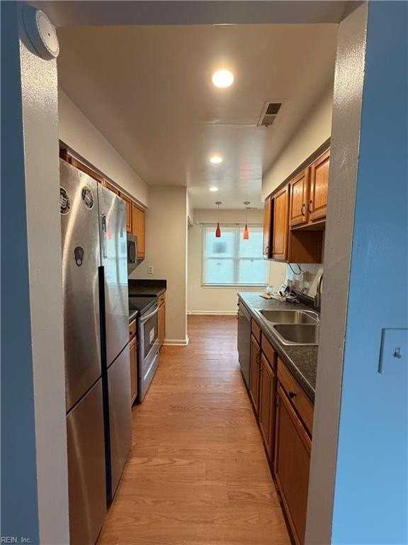 1046 Commonwealth Pl - Photo 5 of 31