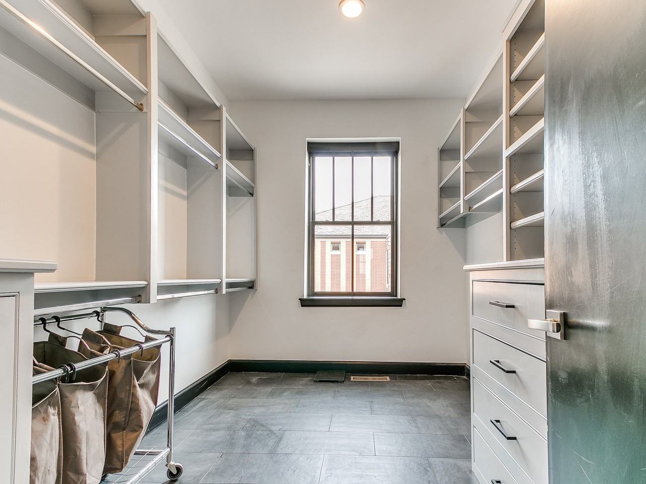 109 Ne 3rd St - Photo 6 of 22