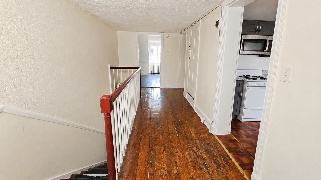 20 W Franklin St #8 - Photo 7 of 8