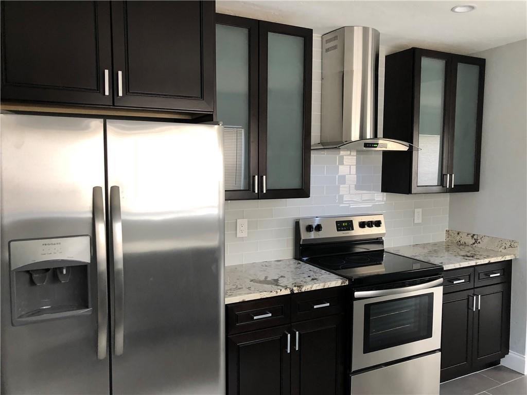 2817 Taylor St - Photo 2 of 16
