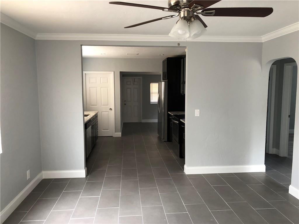 2817 Taylor St - Photo 3 of 16