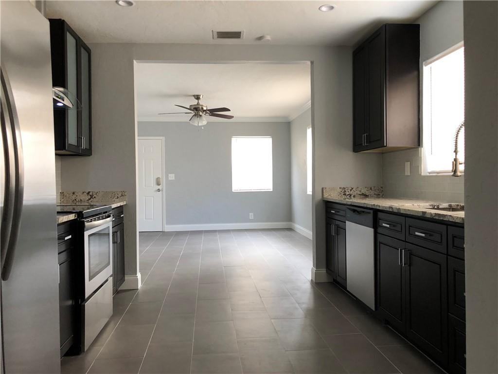 2817 Taylor St - Photo 7 of 16