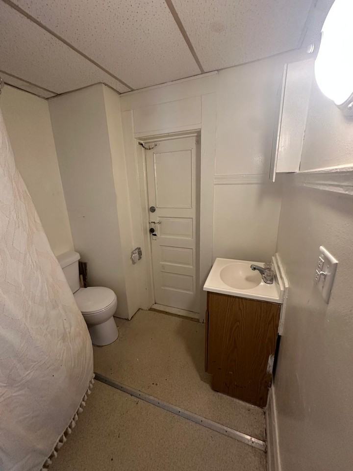1930 Lafayette St #23 - Photo 7 of 9