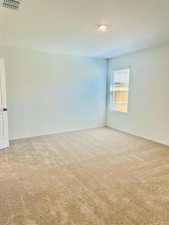 1728 Round House Ln - Photo 7 of 10