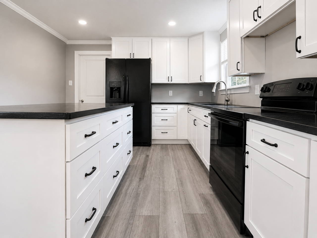 1306 Locust St - Photo 3 of 18