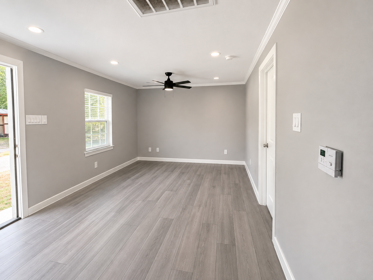 1306 Locust St - Photo 5 of 18