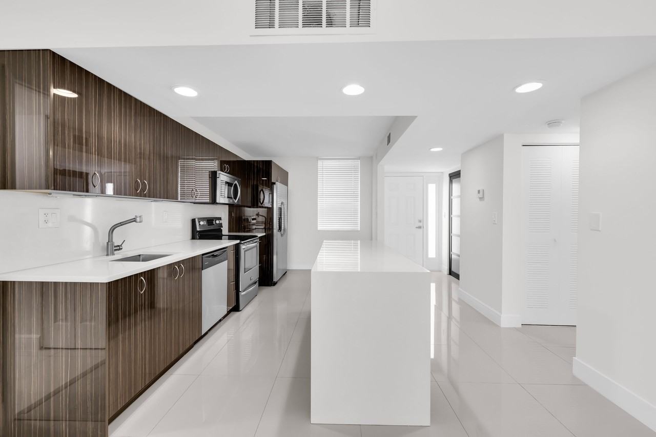 2768 Carambola Cir S #501 - Photo 7 of 41